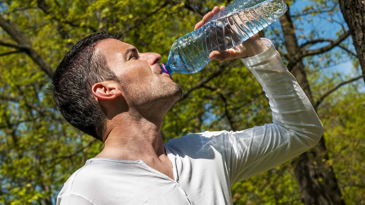 boire de l’eau après une séance de chiropraxie